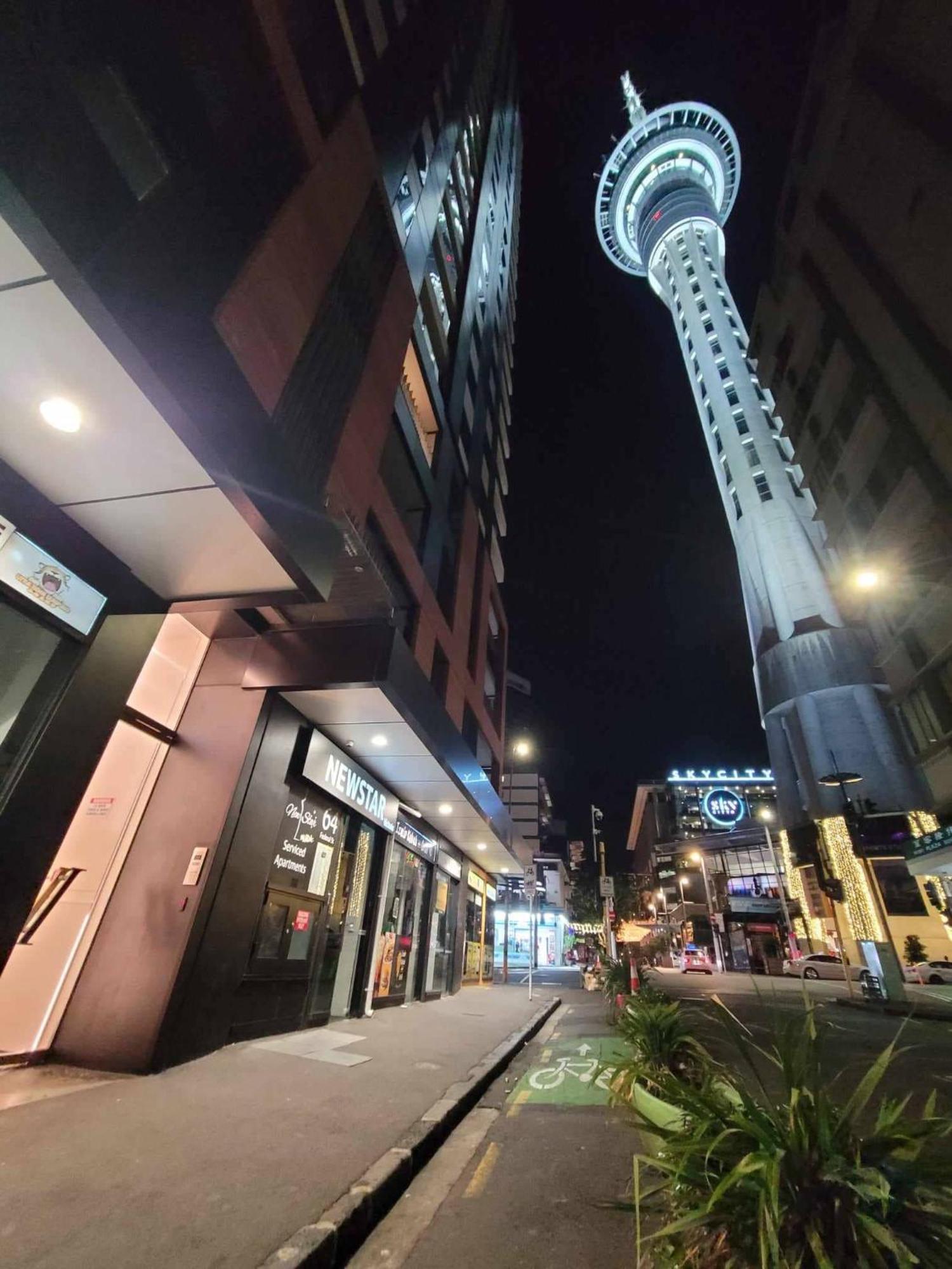 Sky Tower Just Next Door Appartement Auckland Buitenkant foto